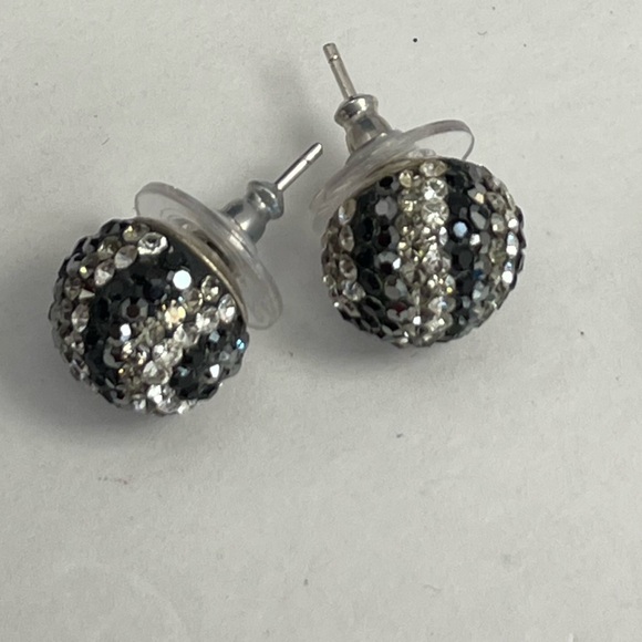 Dramatic Black and Silver Beaded Knot Necklace and Earrings - Picture 3 of 6